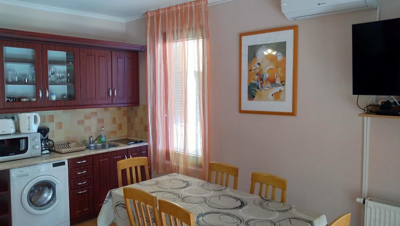 Jenny Apartman Siófok Buitenkant foto